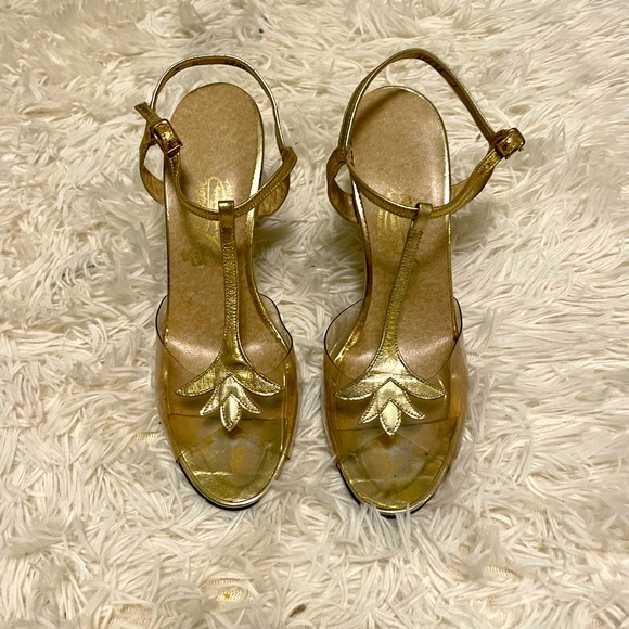Vintage Shoes - Vintage gold heeled shoes